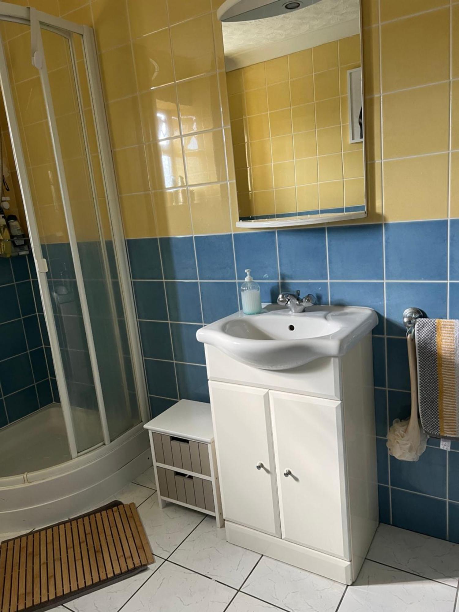 Twin Room At The Bungalow With Shared Shower Room Kettering Exterior photo